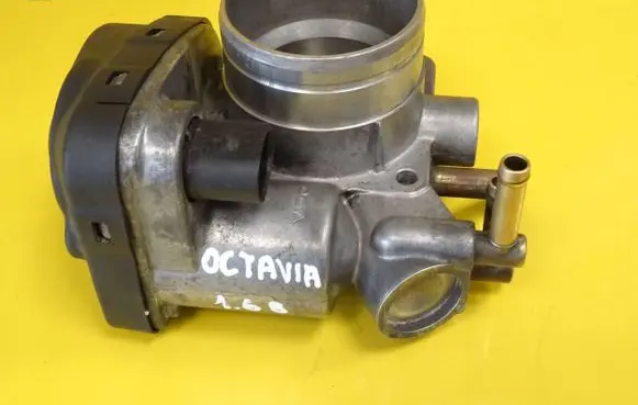 Skoda Octavia Mk1 (1U) Throttle body valve 06A133062A