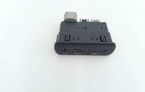 Maserati Ghibli USB socket connector 670102009