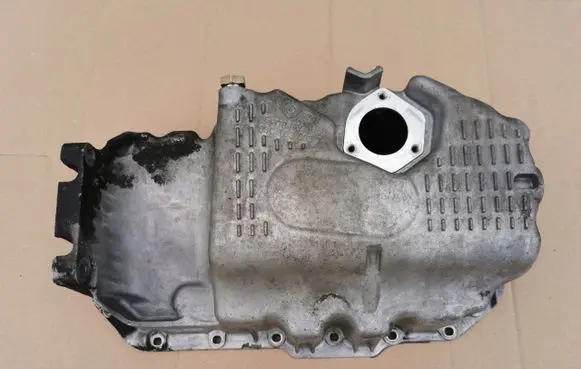 Volkswagen Golf V Oil sump 03C103603T