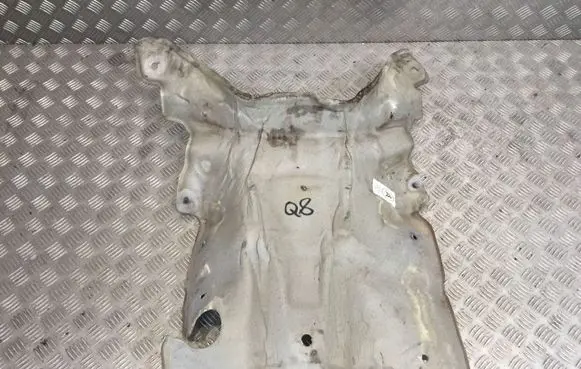 Audi Q7 4L Engine splash shield/under tray 4M0863983M
