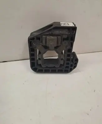 BMW X7 G07 Radiator mount bracket 17118659076 178208 8659076