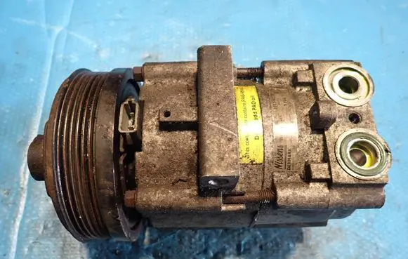 Ford Focus Air conditioning (A/C) compressor (pump) 89068 2015W17
