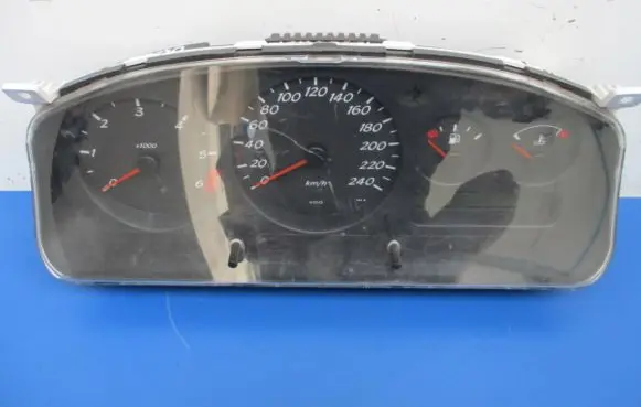Nissan Primera Speedometer (instrument cluster)