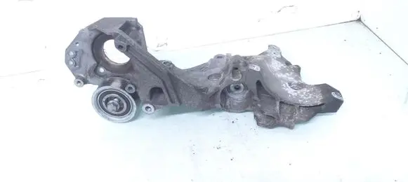 Volkswagen PASSAT B6 Generator/alternator bracket 03L903143K