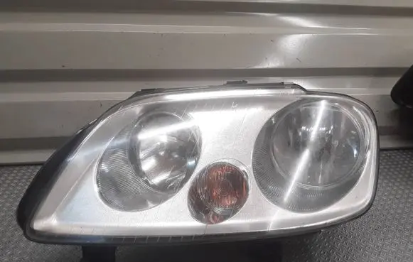 Volkswagen Caddy Headlight/headlamp 