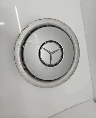 Mercedes-Benz E W124 R15 wheel hub/cap/trim 1244010424 7226310