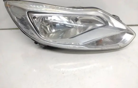 Ford Focus Headlight/headlamp BM5113W029AF