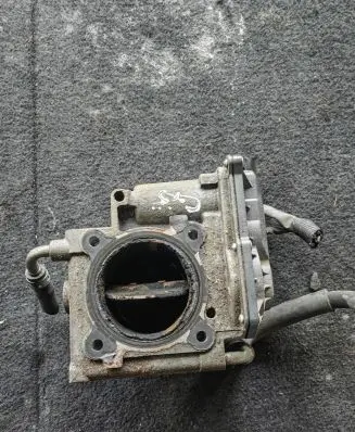 Mazda CX-5 Throttle valve SH01136B0