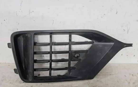 Audi Q8 Front bumper lower grill 4M8807681B