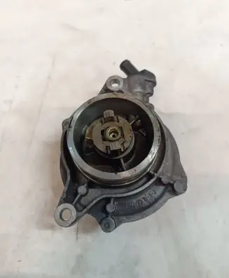 BMW 5 E60 E61 Vacuum pump