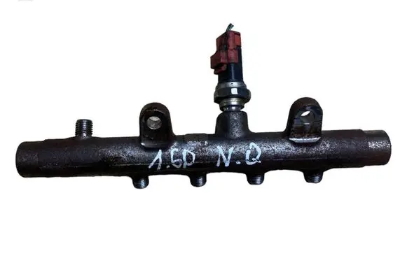 Renault Scenic III - Grand scenic III Fuel main line pipe 5WS40448 8200704212 H8200704217