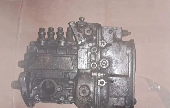 Mercedes-Benz W123 Fuel injection high pressure pump 6150705301