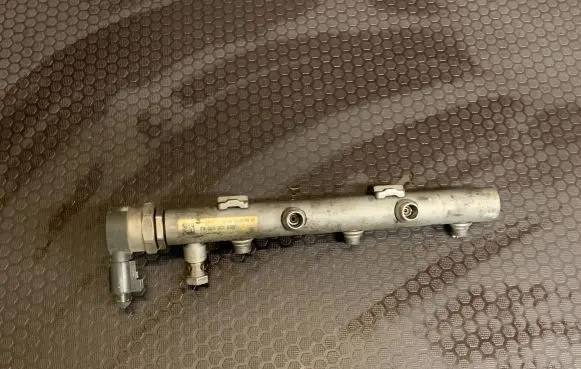 Audi A5 8T 8F Fuel main line pipe 059130090AJ