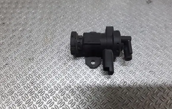 Vacuum valve