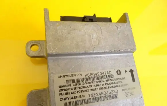 Jeep Grand Cherokee (WJ) Airbag control unit/module P56042047AC