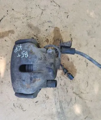 Volkswagen PASSAT B5.5 Front brake caliper