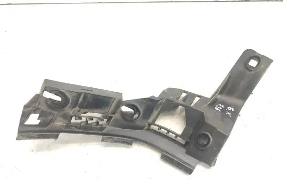 Volkswagen Golf Plus Rear bumper mounting bracket 5M0807393A