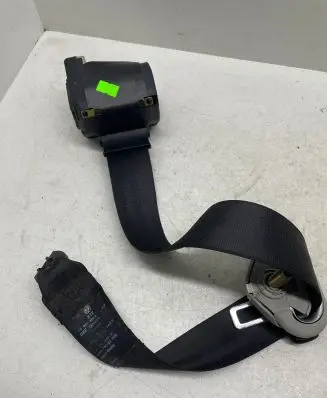Volkswagen New Beetle Rear seatbelt 1C0857806A 33003370 084003R