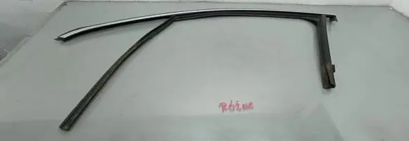 Peugeot 508 Front door windshield rail 