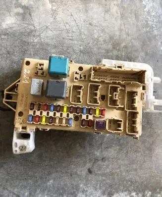 Toyota Corolla Verso AR10 Fuse box set 892210F010 604077220A 6040772309