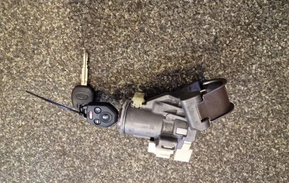 Subaru Legacy Ignition lock