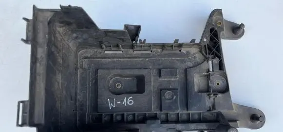 Volkswagen Golf Plus Battery tray 1K0915333C