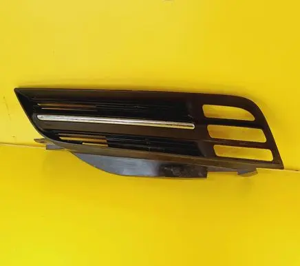 Nissan Micra Front bumper lower grill DS0724201