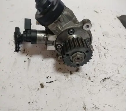 Audi A1 Fuel injection high pressure pump 0445010538