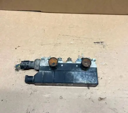 Mercedes-Benz S W220 Air suspension valve block A2203200258
