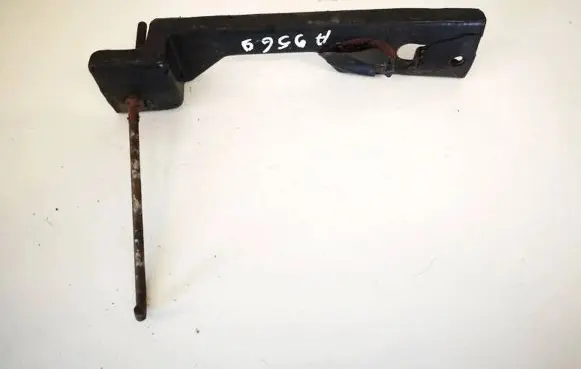 Honda Accord Radiator mount bracket