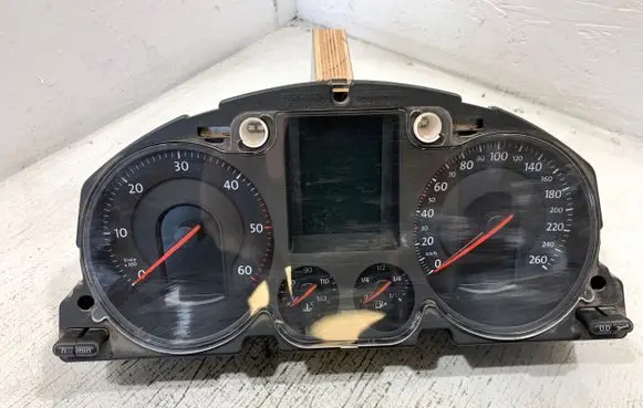 Volkswagen PASSAT B6 Speedometer (instrument cluster) 3c0920871