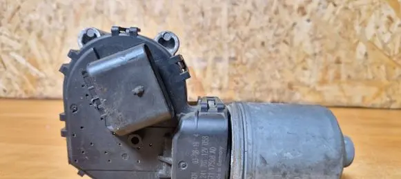 Ford Mondeo Mk III Wiper motor 0390241702