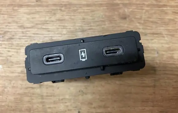 Renault Megane E-Tech USB socket connector 284H35397R