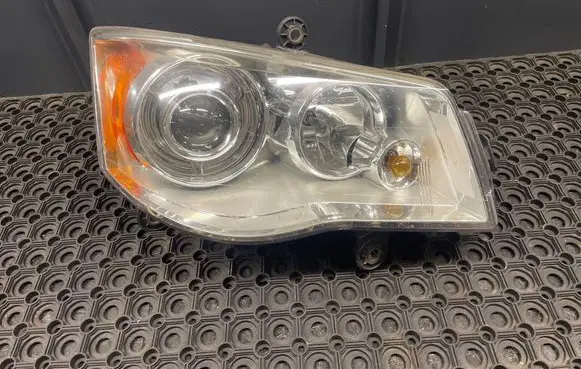 Chrysler Grand Voyager V Headlight/headlamp