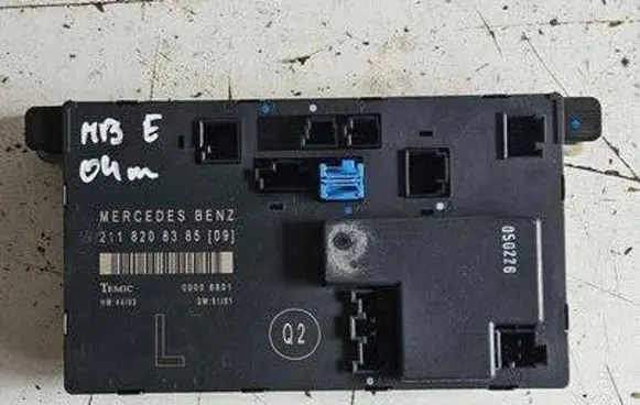 Mercedes-Benz E W211 Door control unit/module 2118208385 90855101