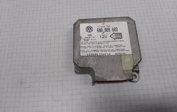 Volkswagen Golf III Airbag control unit/module 6N0909603 5WK4137