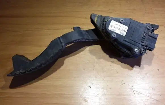 Renault Laguna II Accelerator throttle pedal 6PV00811900 8200002904