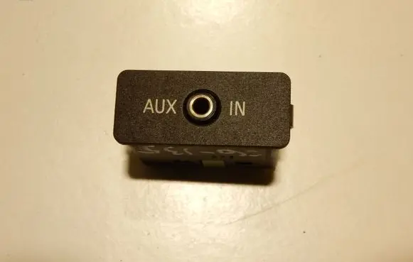 BMW 5 E60 E61 AUX in-socket connector 61316988791 6988791 56135