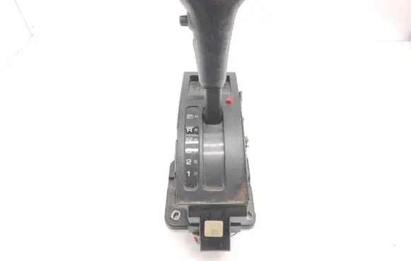 Nissan Pathfinder R50 Gear shifter/selector PA66GF33 9604 4P0O011525