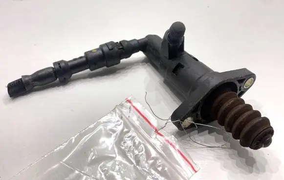 Volkswagen Golf VII Clutch slave cylinder 5Q0721261C