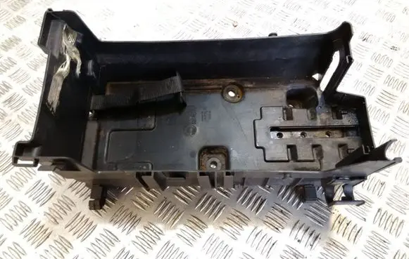 Opel Insignia A Battery box tray 13255614