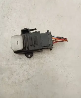 Volkswagen Sharan Seat heating relay 5K0959772 01SH0