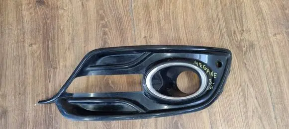 Renault Megane III Front fog light trim/grill 261A32193R