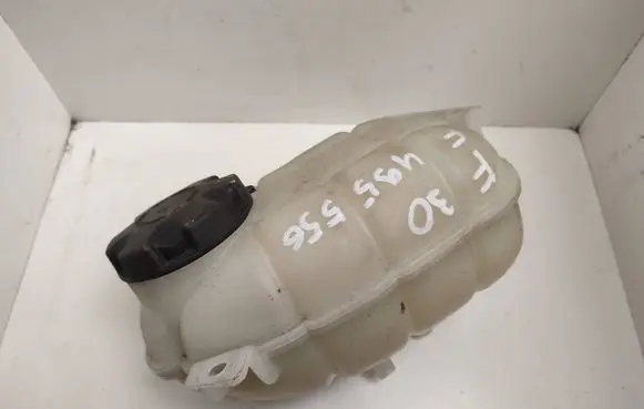 BMW 3 F30 F35 F31 Coolant expansion tank/reservoir 17137609468 17137642160