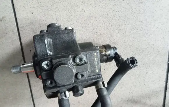 Opel Vectra C Fuel injection high pressure pump 0445010156