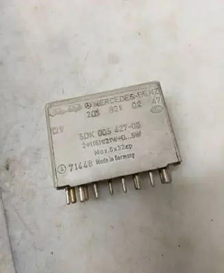 Mercedes-Benz E W124 Other relay 2018210247 5DK00542700 71448