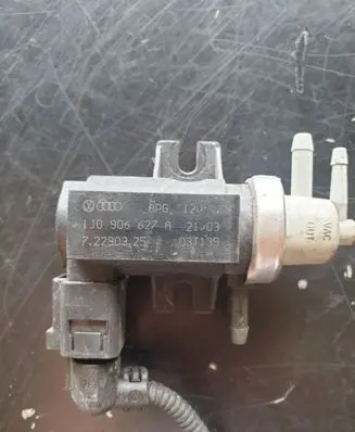 Volkswagen Golf IV Turbo solenoid valve 1J0906627A 03T139
