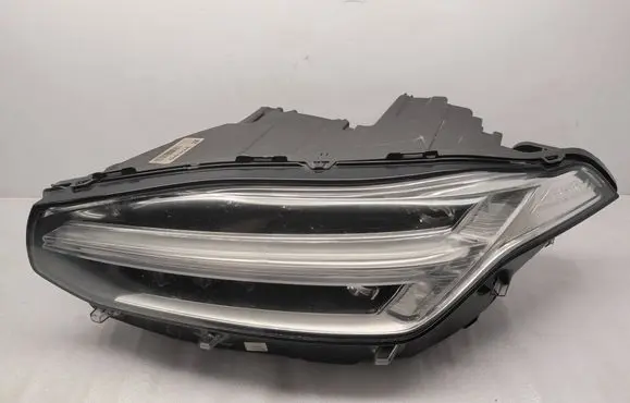 Volvo XC90 Headlight/headlamp 31353153 89909027