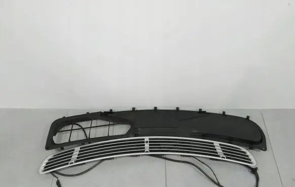 Mercedes-Benz S W220 Wiper trim 2208800105