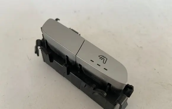Mercedes-Benz C W205 Seat heating switch A2059050004